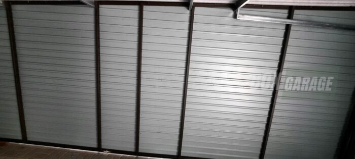 GARAŻ BLASZANY 6m x 6m poziom - spad tył - 2x Brama uchylna ciemny orzech - drewnopodobny BOX74 6x6 - obrazek 10