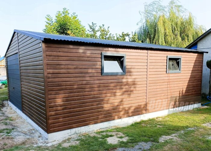 GARAŻ BLASZANY 6m x 6m dwuspad - Brama uchylna - ciemny orzech - dodatkowe drzwi - 2x okno BOX102 6x6 - obrazek 8