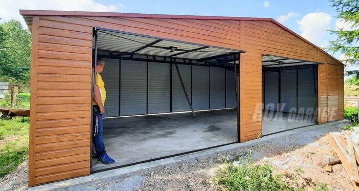 GARAŻ BLASZANY 9m x 6m poziom - dwuspad 2x Brama + drzwi - jasny orzech BOX90 9x6 - obrazek 8